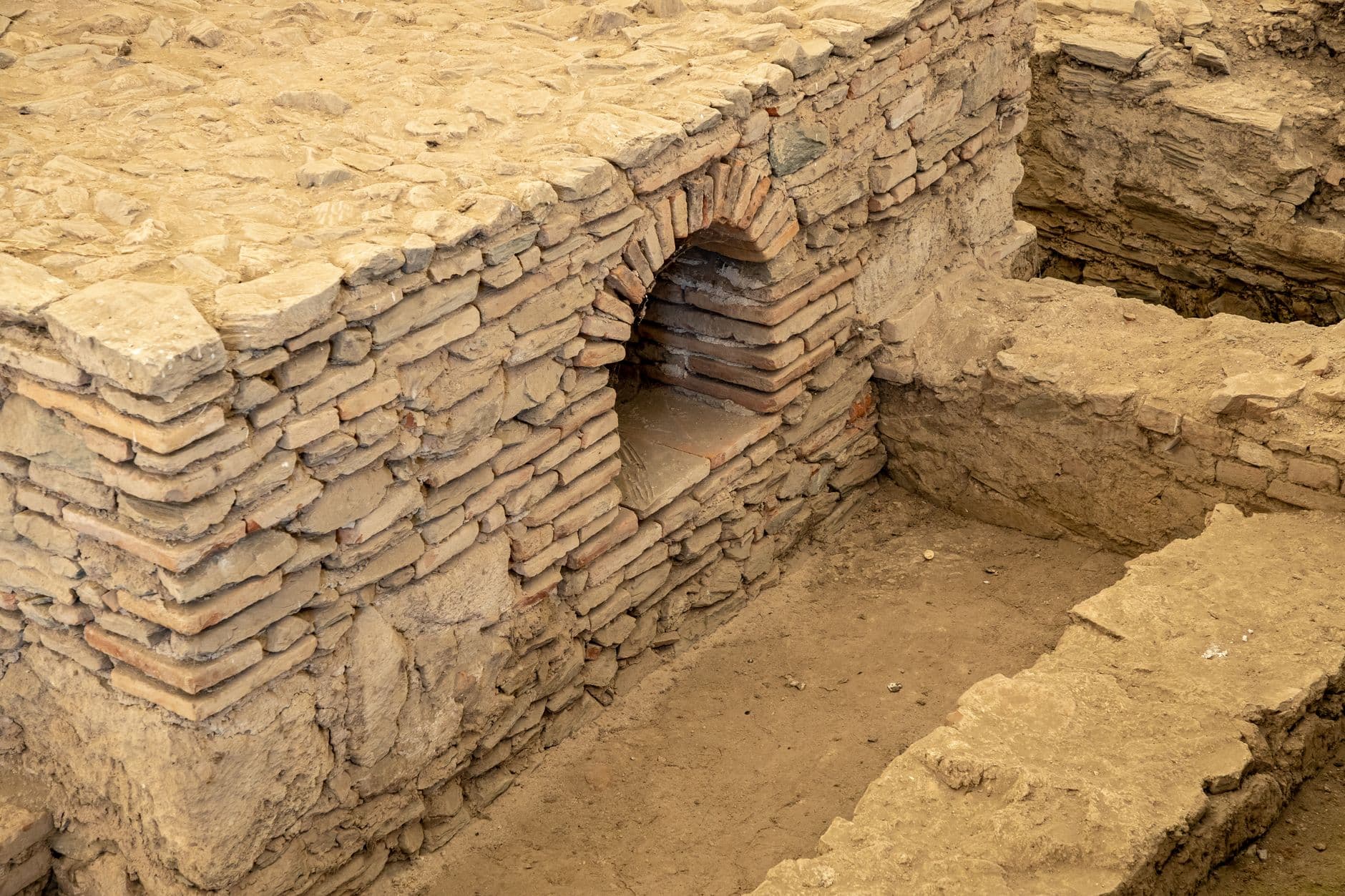 Ancient Nomads Had Weed, Cancer, and Terrible Lumbar Spines